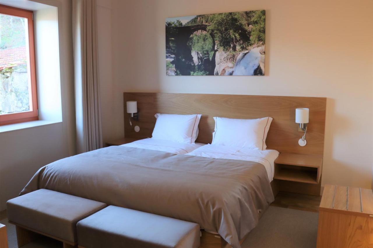Quinta Da Riba Ma Guest House Santa Leocadia Екстериор снимка